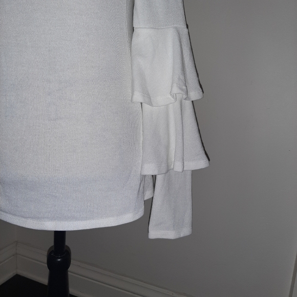 EUC DOE & RAE RUFFLED SLEEVE KNIT TOP - Picture 4 of 11